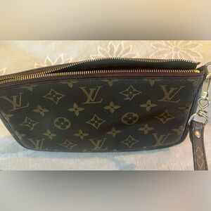 EUC Pochette monogram canvas with shoulder strap/ Crossbody